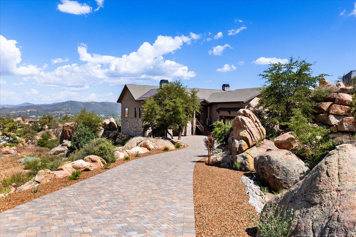 1361 ROCKWOOD DR